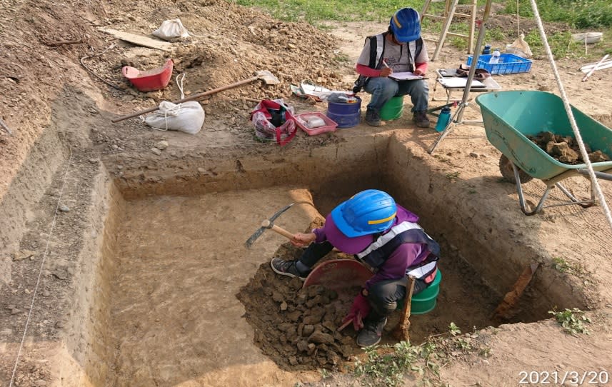 嘉義市目前正在進行鐵路高架化，工作人員進行台斗坑遺址發掘作業。（圖／翻攝自交通部鐵道局官網）