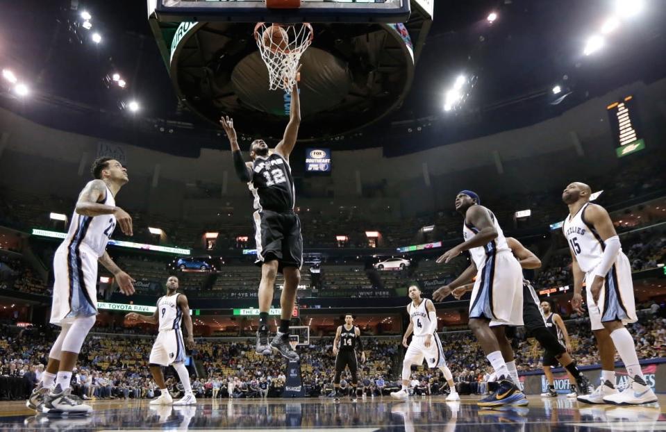 Spannung beim Basketballspiel der „San Antonio Spurs“ gegen die „Memphis Grizzlies“ in San Antonio.