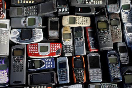 A collection of mobile phones made by Nokia is pictured in this file photo illustration, May 8, 2012. REUTERS/Kacper Pempel/Illustration/File Photo