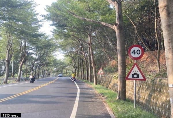 一三九縣道因飆車歪風盛行危害用路人，行車限速降為四十公里，希望還給廣大市民安全行車路段。（記者方一成攝）