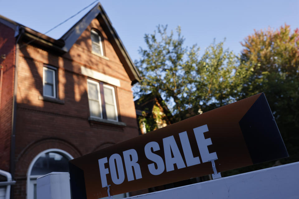 TORONTO, ON - September 29 - A 'for sale' sign is pictured outside a property near Bathurst St. and Harbord St. in Toronto. Lance McMillan/Toronto StarSeptember-29-2023        (Lance McMillan/Toronto Star via Getty Images)