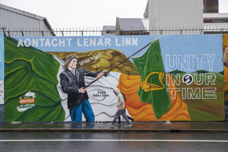 A mural promoting Irish unity (Liam McBurney/PA) (PA Archive)