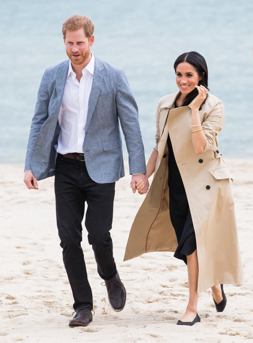 MELBOURNE, AUSTRALIA - OCTOBER 18:  Prince Harry, Duke of Sussex and Meghan, Duchess of Sussex visit South Melbourne Beach on October 18, 2018 in Melbourne, Australia. The Duke and Duchess of Sussex are on their official 16-day Autumn tour visiting cities in Australia, Fiji, Tonga and New Zealand.  (Photo by Samir Hussein/WireImage)