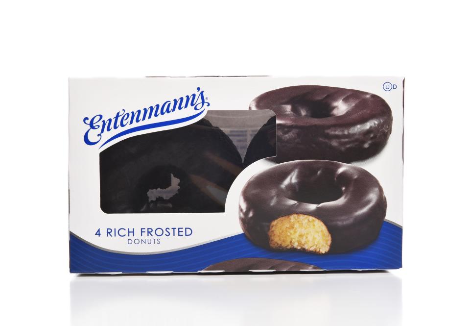 A 4 count box of Entenmanns Chocolate Frosted Donuts (Steve Cukrov / Alamy Stock Photo)