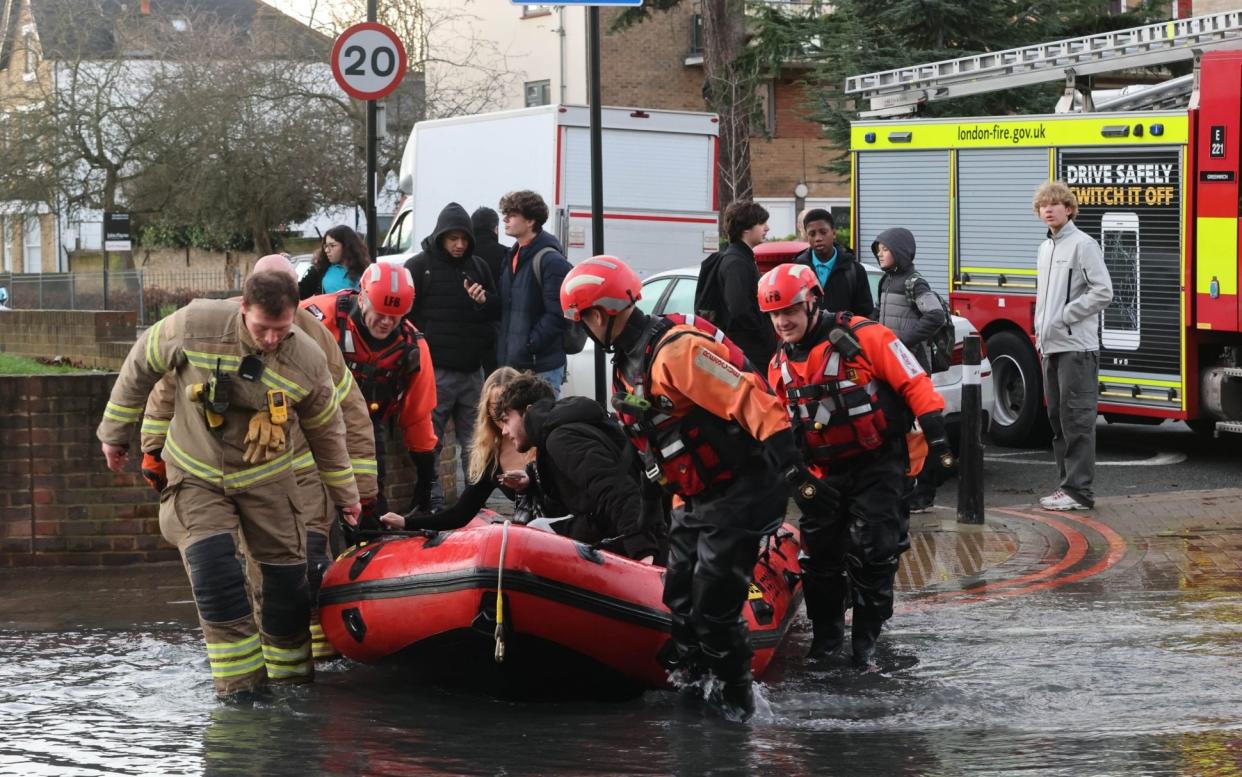 Flooding - UkNewsinPictures