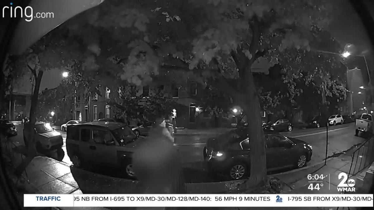 Police Need Publics Help Identifying Man Wanted For Flashing Women In Various Neighborhoods 