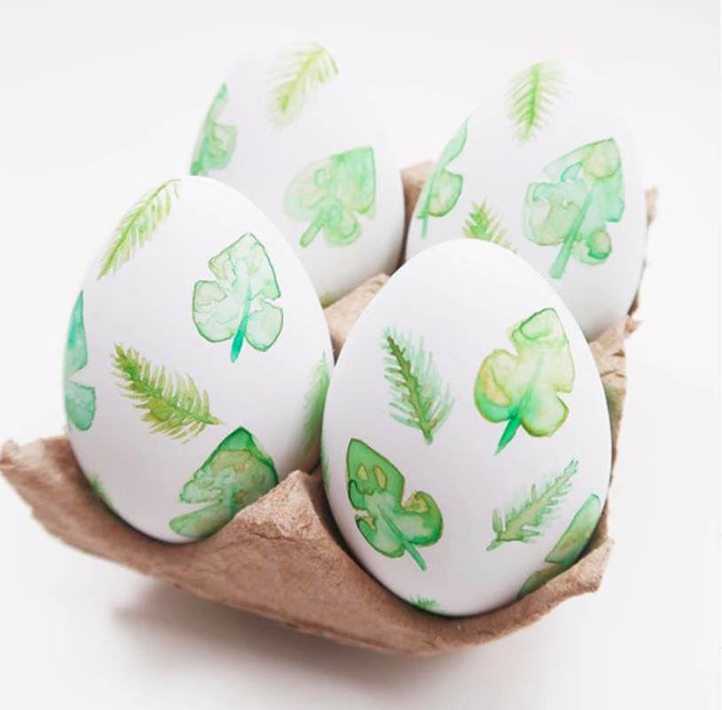 <p>Isoscella.Co.Uk/Blog</p><p>Palm leaves make a natural statement.</p><p>From <a href="https://www.isoscella.co.uk/blog/2017/11/23/diy-palm-leaf-eggs" rel="nofollow noopener" target="_blank" data-ylk="slk:Isoscella.Co.Uk/Blog;elm:context_link;itc:0;sec:content-canvas" class="link rapid-noclick-resp">Isoscella.Co.Uk/Blog</a>.</p>