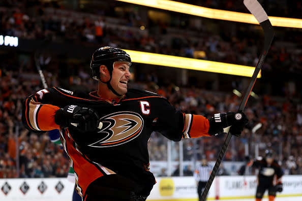 ANAHEIM, CA - OCTOBER 23: Ryan Getzlaf #15 of the Anaheim Ducks reacts to scoring a goal during the third period of a game against the Vancouver Canucks at Honda Center on October 23, 2016 in Anaheim, California. (Photo by Sean M. Haffey/Getty Images)