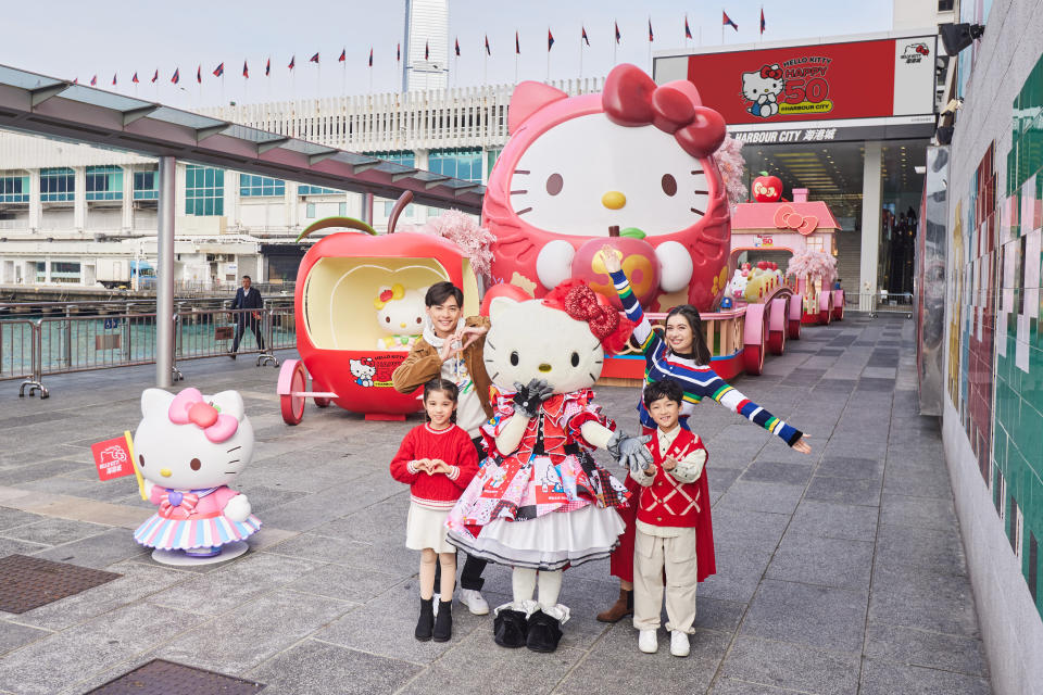 新年好去處2024｜Hello Kitty 50周年慶典海港城開催！5米高達摩花車陣+舞獅裝置+糖果屋+藝術收藏系列