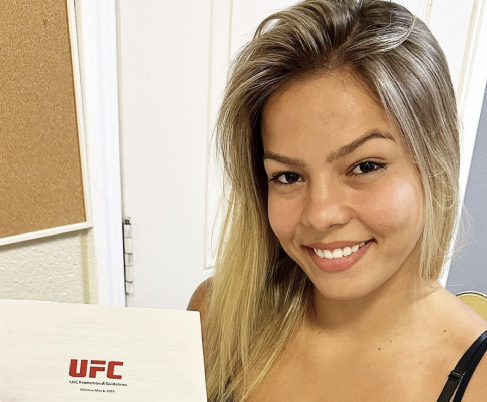 UFC Luana Santos signing (Image via Lucas Lutkus)