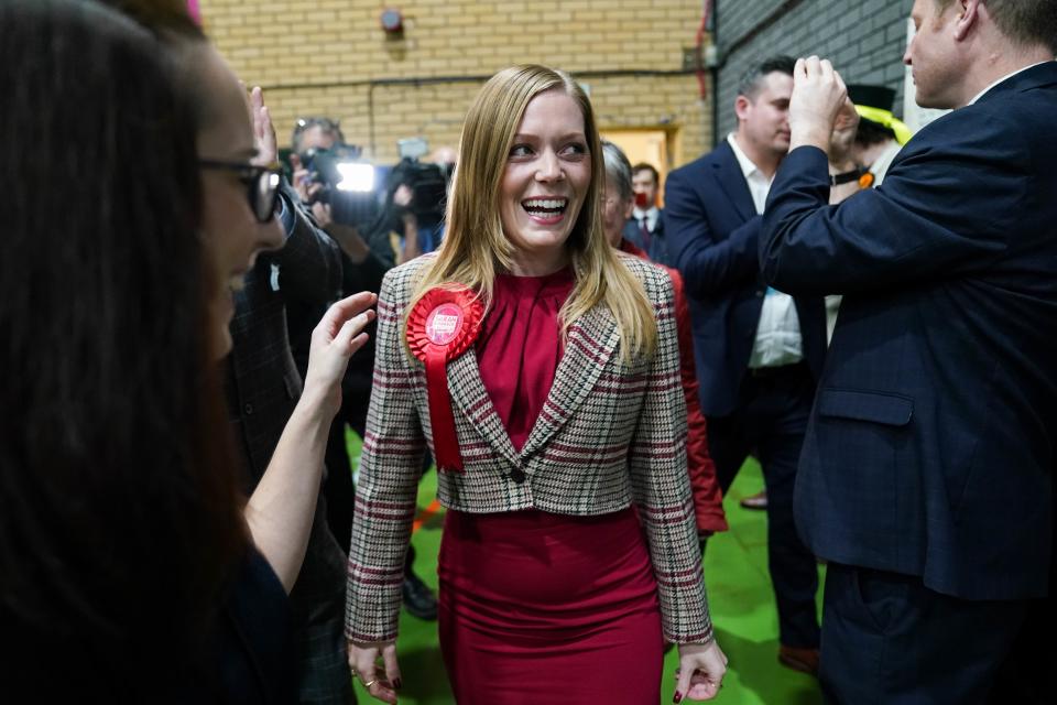 Labour candidate Sarah Edwards arrives for the Tamworth by-election count (PA)