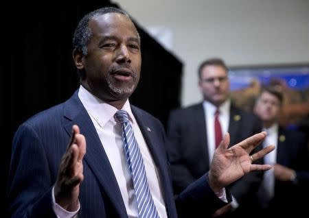 Republican presidential candidate Ben Carson speaks to reporters during a campaign stop in Las Vegas, Nevada, February 23, 2016. REUTERS/Las Vegas Sun/Steve Marcus