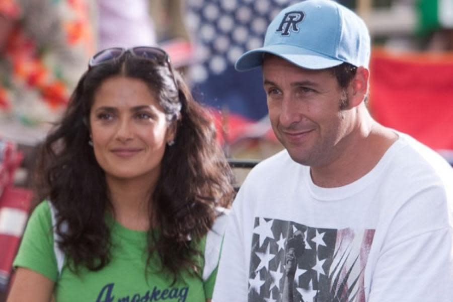 Salma Hayek agradece a Adam Sandler por darle una oportunidad en la comedia