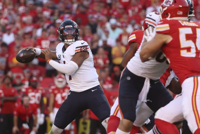 Justin Fields Makes His 1st Start, Chicago Bears Beat Titans 27-24 – NBC  Chicago