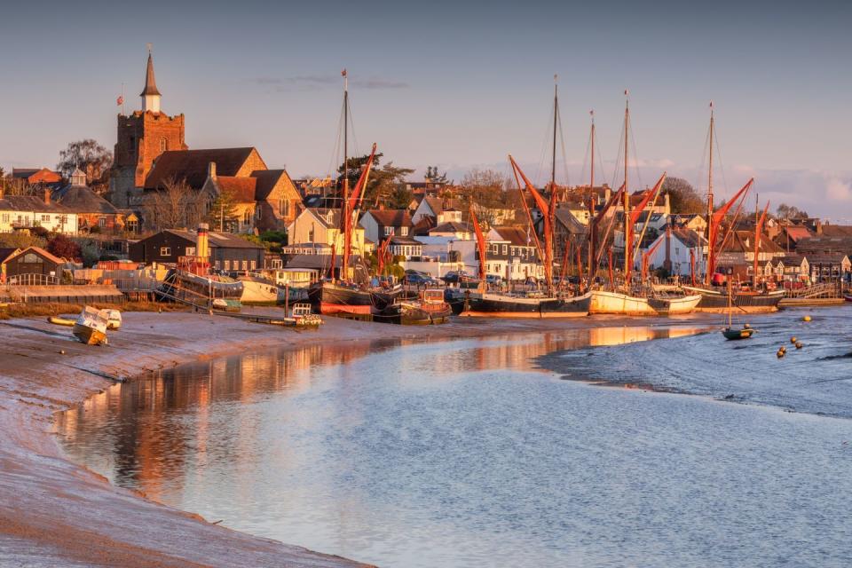 <p>Maldon in Essex may be mostly famous for its sea salt, which has been harvested here since 1882, but it’s also somewhere that offers refuge to Londoners on a sunny day, since it’s less than 90 minutes from the capital by car. Families will enjoy a visit to waterfront Promenade Park, which has a splash park, playground and zip-wire. <strong><br><br>Where to stay:</strong> <a href="https://www.booking.com/hotel/gb/plume-apartment.en-gb.html?aid=2070929&label=beaches-near-london" rel="nofollow noopener" target="_blank" data-ylk="slk:Plume;elm:context_link;itc:0;sec:content-canvas" class="link ">Plume</a> is a one-bedroom apartment in the centre of Maldon, with a kitchen in case you’ve overdosed on the fish and chips.</p><p><a class="link " href="https://www.booking.com/hotel/gb/plume-apartment.en-gb.html?aid=2070929&label=beaches-near-london" rel="nofollow noopener" target="_blank" data-ylk="slk:BOOK NOW;elm:context_link;itc:0;sec:content-canvas">BOOK NOW</a></p>