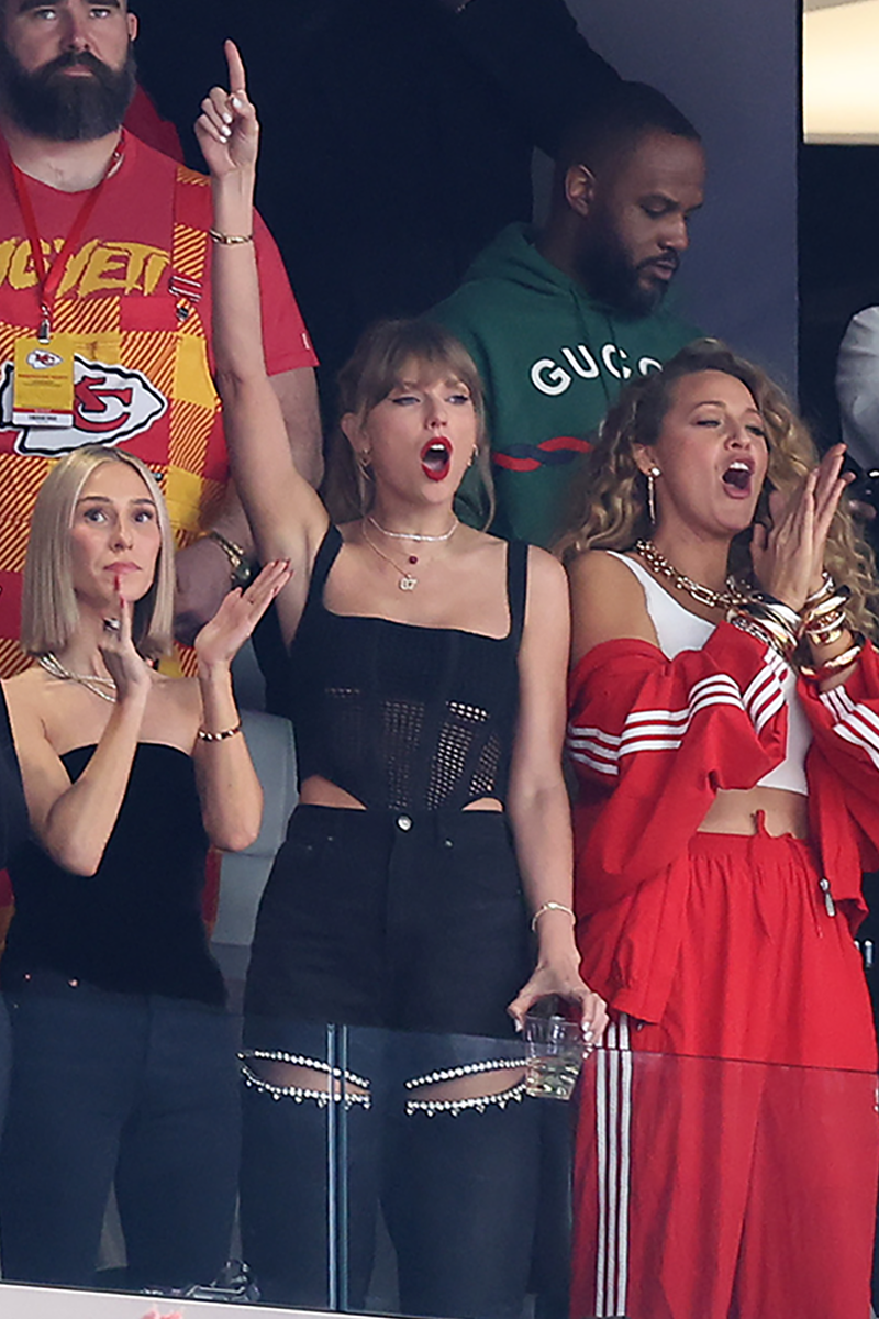 taylor swift matches travis kelce at the superbowl in black glitter outfits