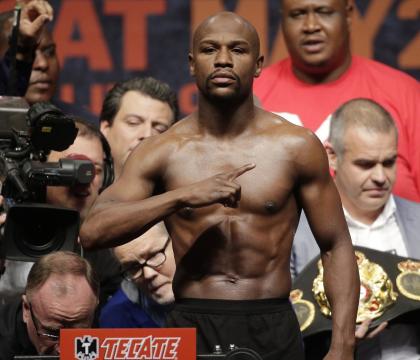 The spotlight is again on Floyd Mayweather for the wrong reasons. (AP)