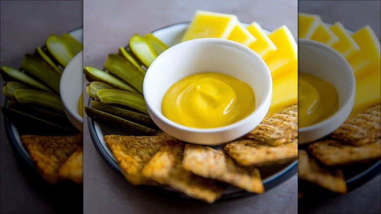 cheese and crackers plate