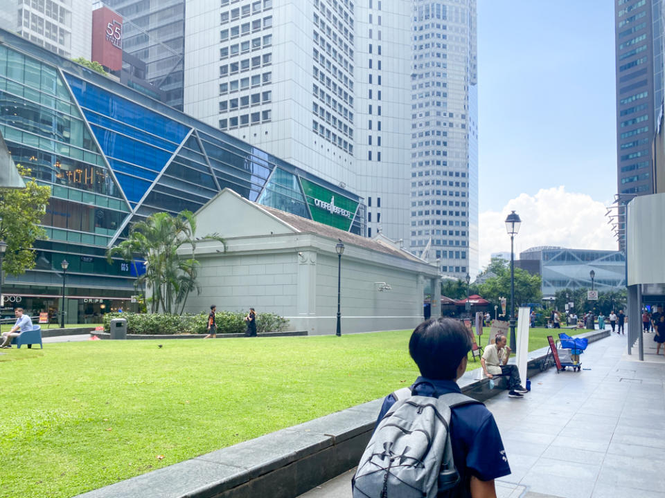 Raffles Place LF — Raffles Place MRT