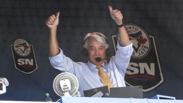 Buck Martinez returns to Blue Jays broadcast to standing ovation (VIDEO)