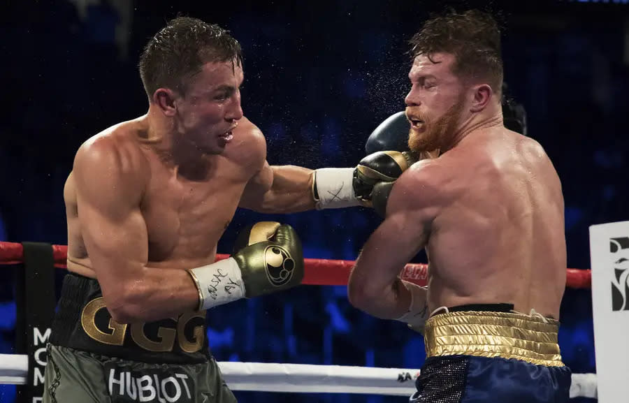 Gegen Saul Alvarez (rechts) bekam seine lupenreine Bilanz dann aber Flecken: Erst rang der Mexikaner Golowkin ein Unentschieden ab. Im heiß ersehnten Rückkampf in Las Vegas bezwang Alvarez "GGG" dann sogar denkbar knapp nach Punkten. Damit ist Golowkin seine Titel los, dennoch verdient er weiter einen Top-10-Platz