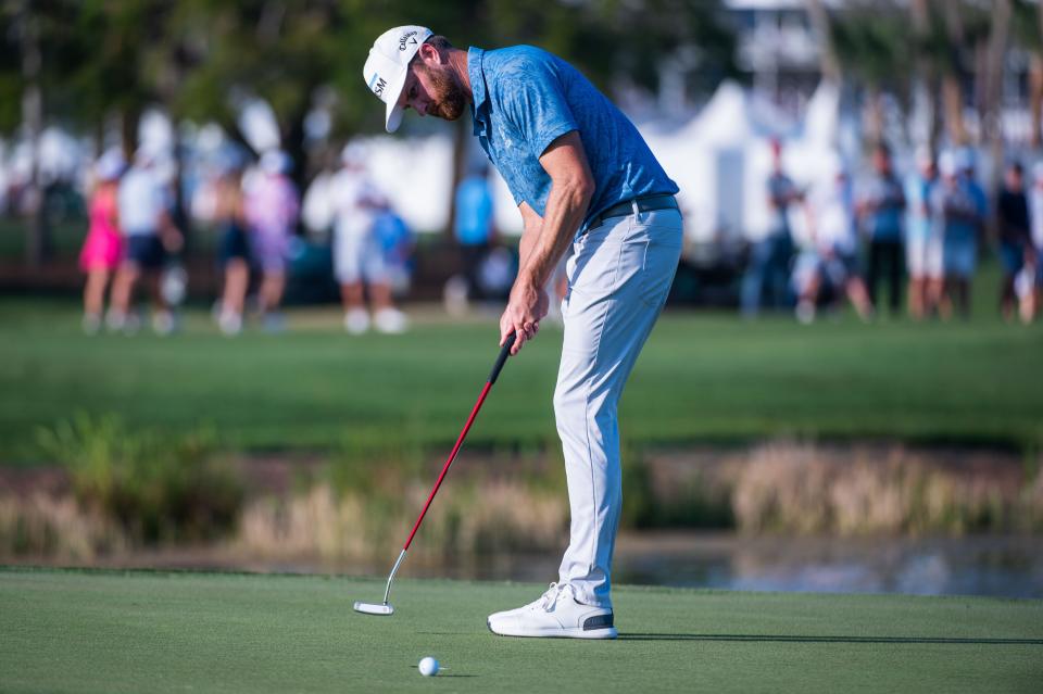 Chris Kirk watches as his birdie attempt goes wide on the 14th hole during the final round of the Honda Classic at PGA National Resort & Spa on Sunday, February 26, 2023, in Palm Beach Gardens, FL.