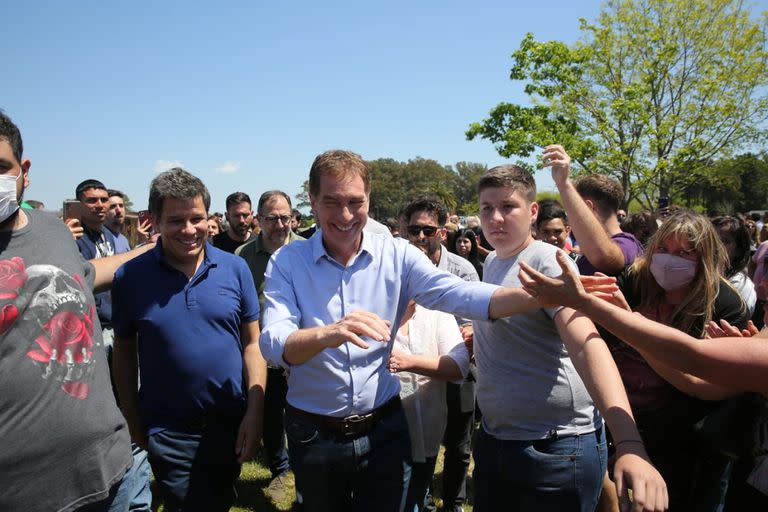 Diego Santilli, Facundo Manes y Graciela Ocaña en el parque ecológico de La Plata