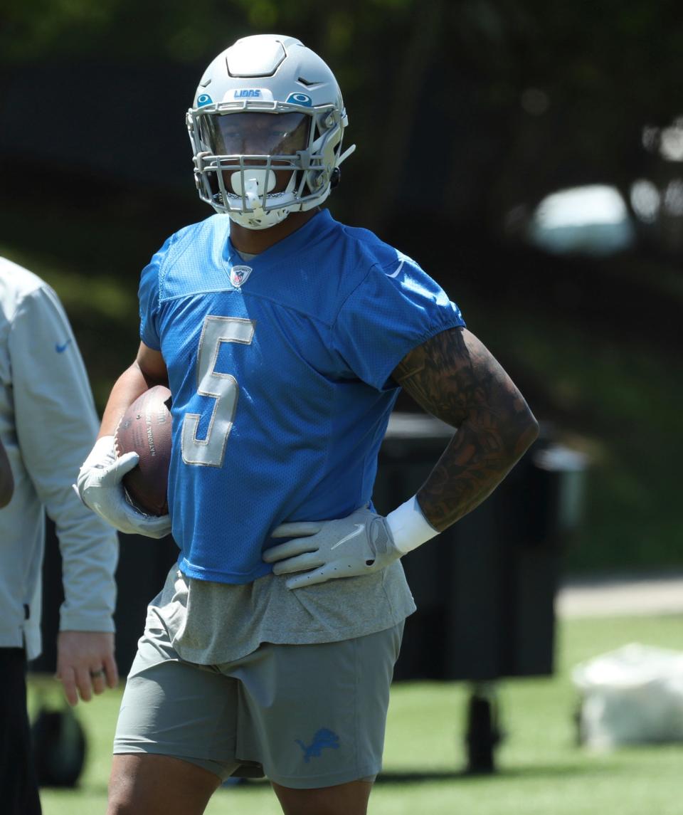 Lions running back David Montgomery goes through drills during OTAs on Thursday, May 25, 2023, in Allen Park.