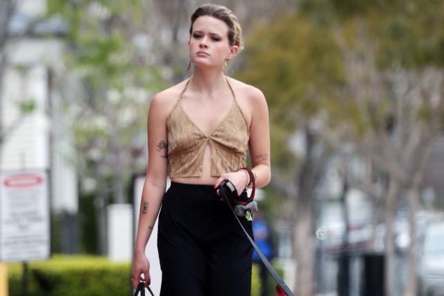 Ava Phillippe Is Casually Chic in Her Y2K-Inspired Outfit That