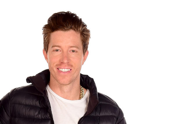 Shaun White with long hair - The Flying Tomato  Coupe cheveux bouclés  homme, Cheveux bouclés homme, Coupe de cheveux