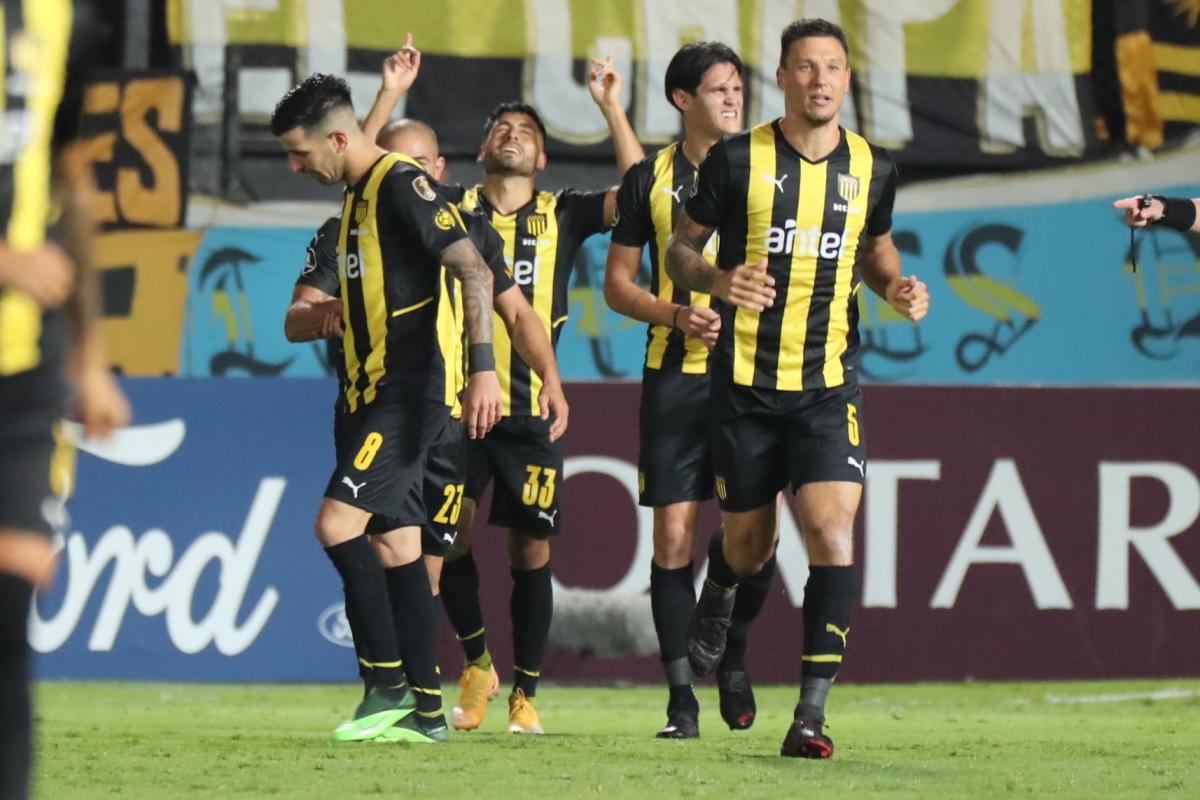 Peñarol ganó 1-0 a Boston River y sumó su primer triunfo en el