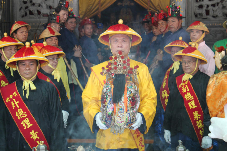 蕭受發為104年東港平安祭典大總理。（蕭受發提供）