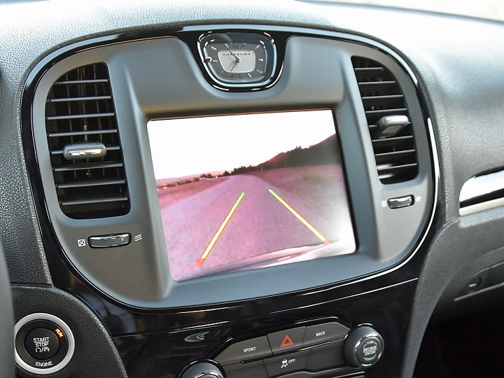 2016 Chrysler 300S Alloy Edition reversing camera photo