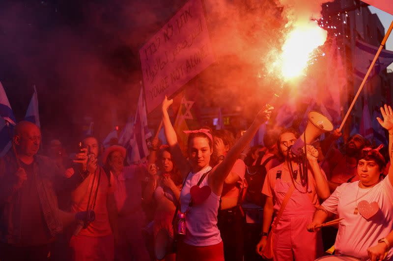 Foto del sábado de una manifestación en Tel Aviv contra la intención del gobierno de Israel de llevar adelante una reforma judicial.