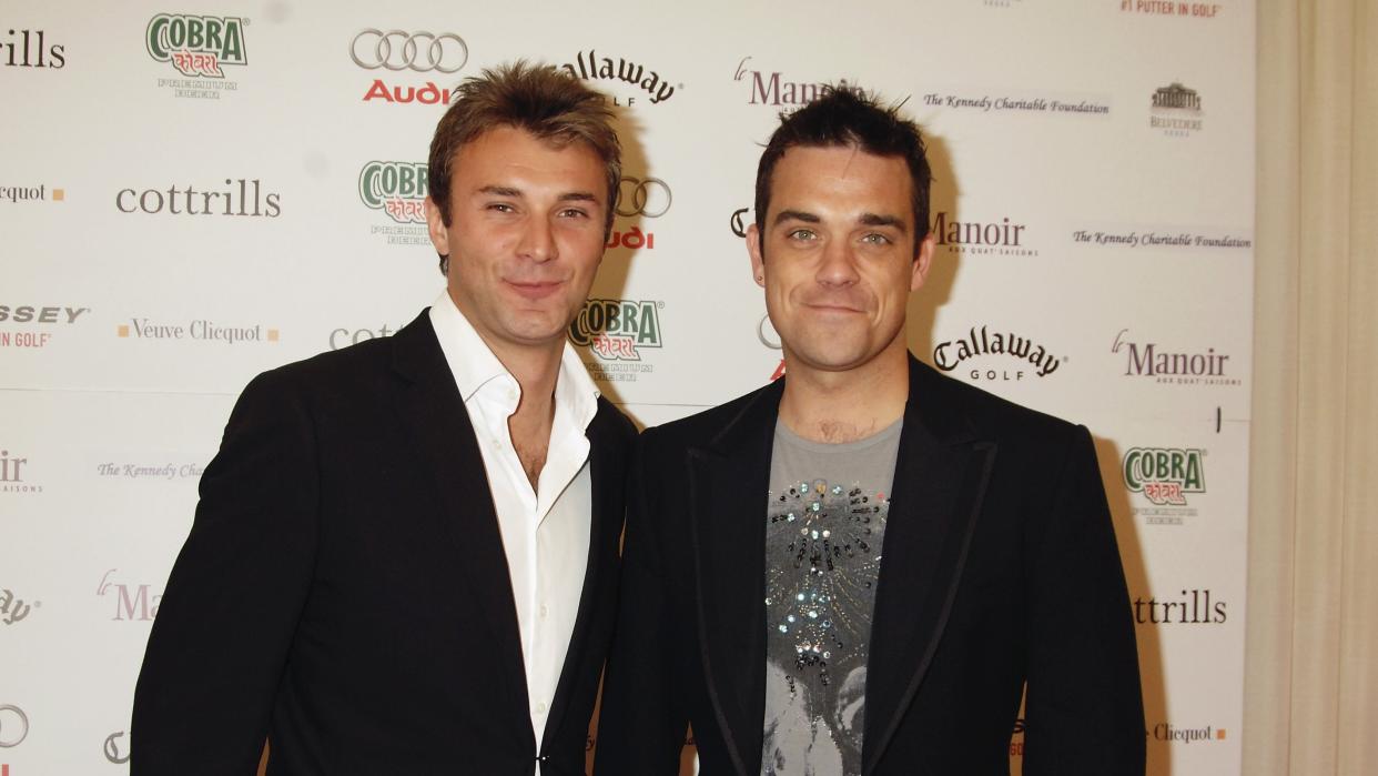  Robbie Williams and Jonathan Wilkes. 