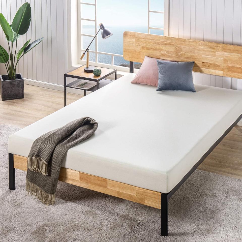 Save 29% on the Zinus Ultima Comfort Memory Foam 6 Inch Mattress, Full. Image via Amazon.