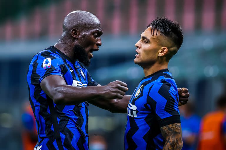 Lautaro Martínez volverá a compartir el ataque con Romelu Lukaku, con quien obtuvo el scudetto en 2021