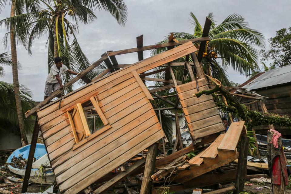 L’NHC prevede che Eta possa acquistare potenza sulle calde acque del Mar dei Caraibi, e che minaccerà il Messico sud-orientale nel fine settimana, quindi Cuba, Giamaica, Isole Cayman e il sud della Florida. In Guatemala, sono stati aperti rifugi per accogliere le vittime, come a Morales (nord-est). Allarme rosso anche in Honduras. (Photo by INTI OCON / AFP) (Photo by INTI OCON/AFP via Getty Images)