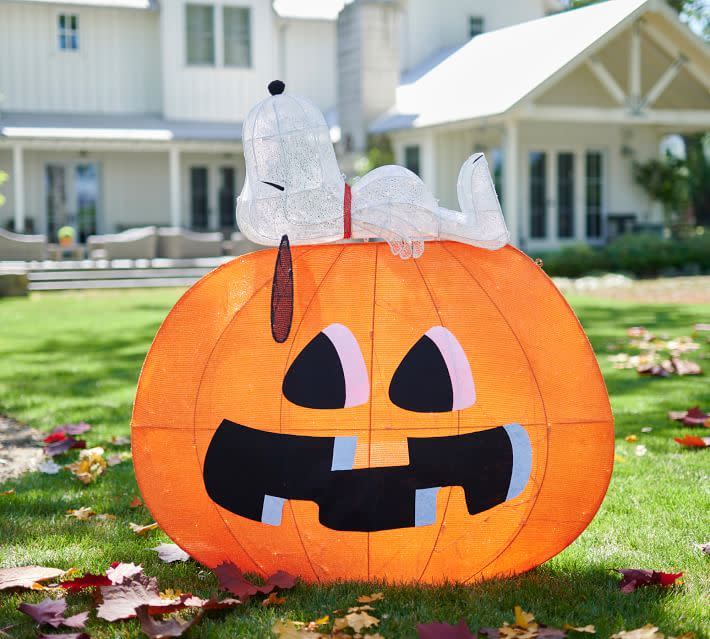 3) Snoopy On Giant Pumpkin Lawn Display