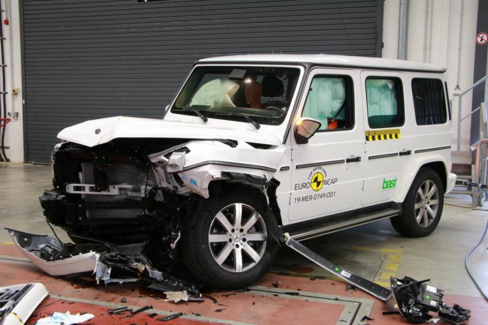 m-benz-g-class-euro-ncap-40