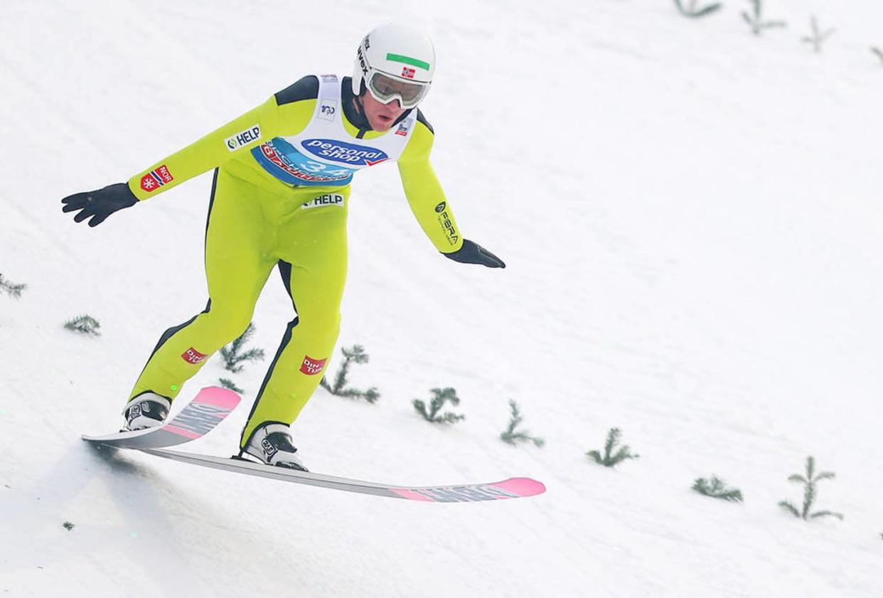 Skispringen: Sturz überschattet Qualifikation