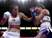 Cecilia Braekhus v Kali Reis