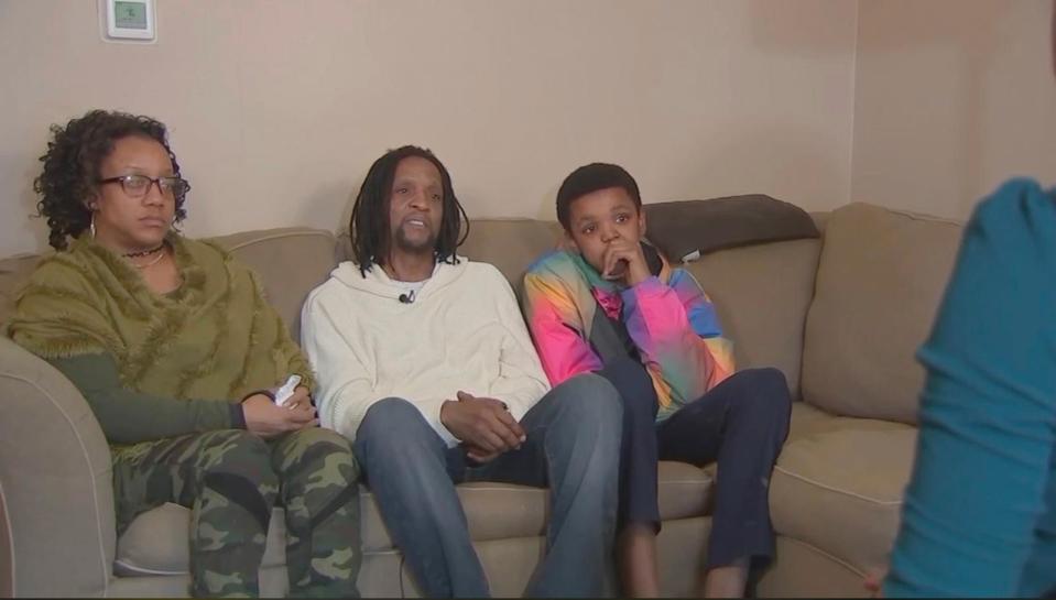 PHOTO: Gwendolyn Toran and Eric Thompson with their son, Avarius Thompson speak with WLS after he was tased by police. (WLS)