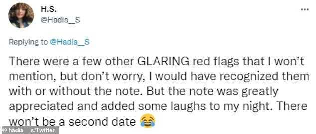 哈迪亞約會時收到陌生人的一張警告紙條，提醒她對方是恐怖情人快逃。（圖／翻攝自推特／Hadia＿S）