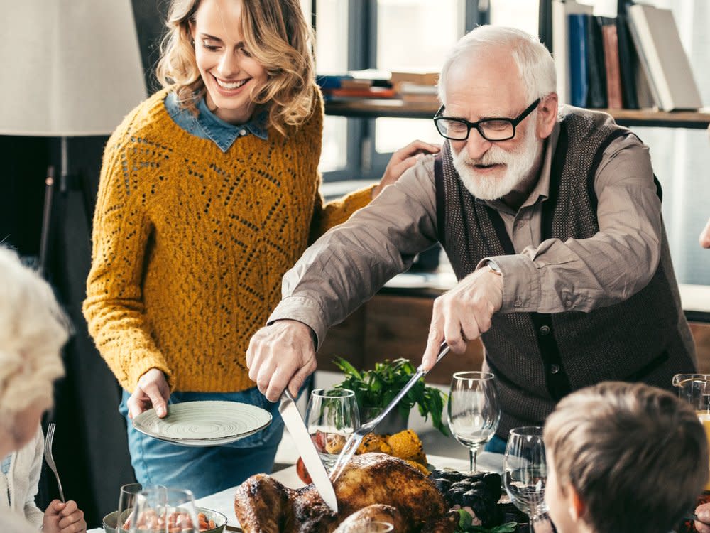 Ein üppiges Abendessen mit Truthahn gehört in den USA an Thanksgiving einfach dazu. (Bild: LightField Studios/Shutterstock)