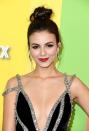 <p>Whether it's for a casual night in or the red carpet, messy buns are not to be underestimated. Tease your hair, then pull up all of your locks. Finish by picking out a few stands, similar to actress <strong>Victoria Justice. </strong></p>