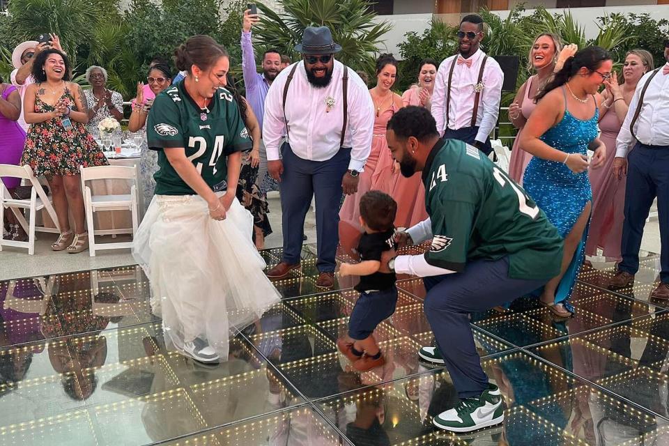 PA Couple Has Eagles-Themed Wedding