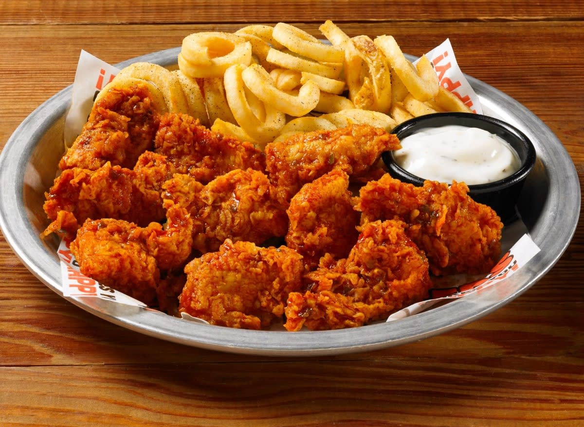 hooters boneless wings