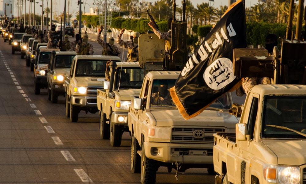 Isis fighters parade through Sirte, Libya