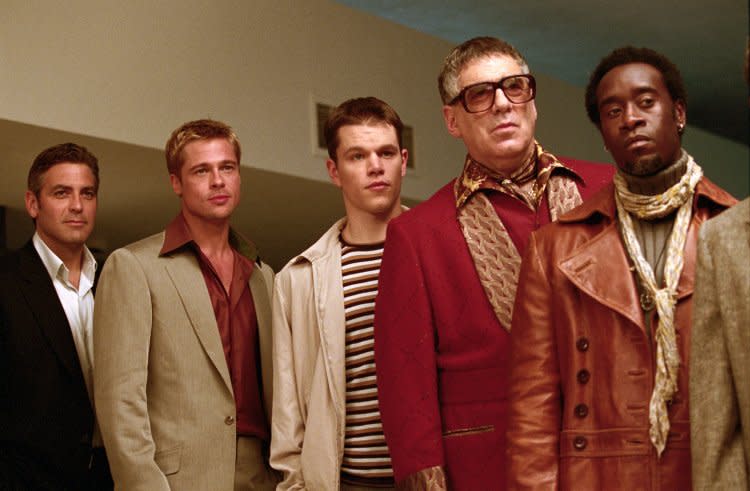 George Clooney, Brad Pitt, Matt Damon, Elliot Gould and Don Cheadle en la película ‘Ocean’s Eleven’ (credito: Warner Bros)